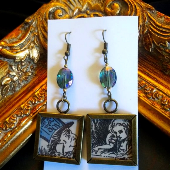💥THE ALICE - Alice In Wonderland Brass, Crystal, and Glass Hook Earrings - Picture 7 of 9